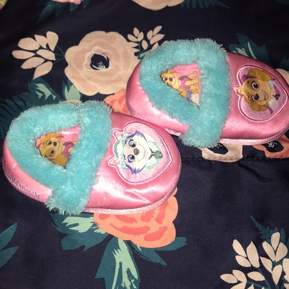 2 for 1🐾Paw Patrol🐾 w/LIGHTS & slippers💕 - Picture 7 of 7